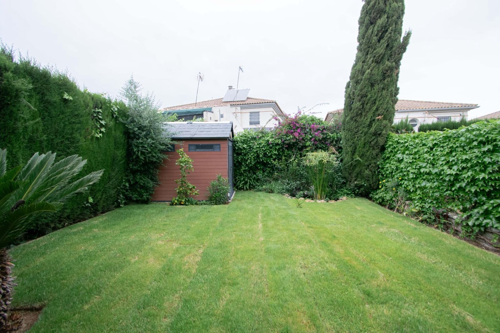 4 bedroom Semi-detached Villa for sale in Mairena del Aljarafe - € 335,000 (Ref: 9773145)