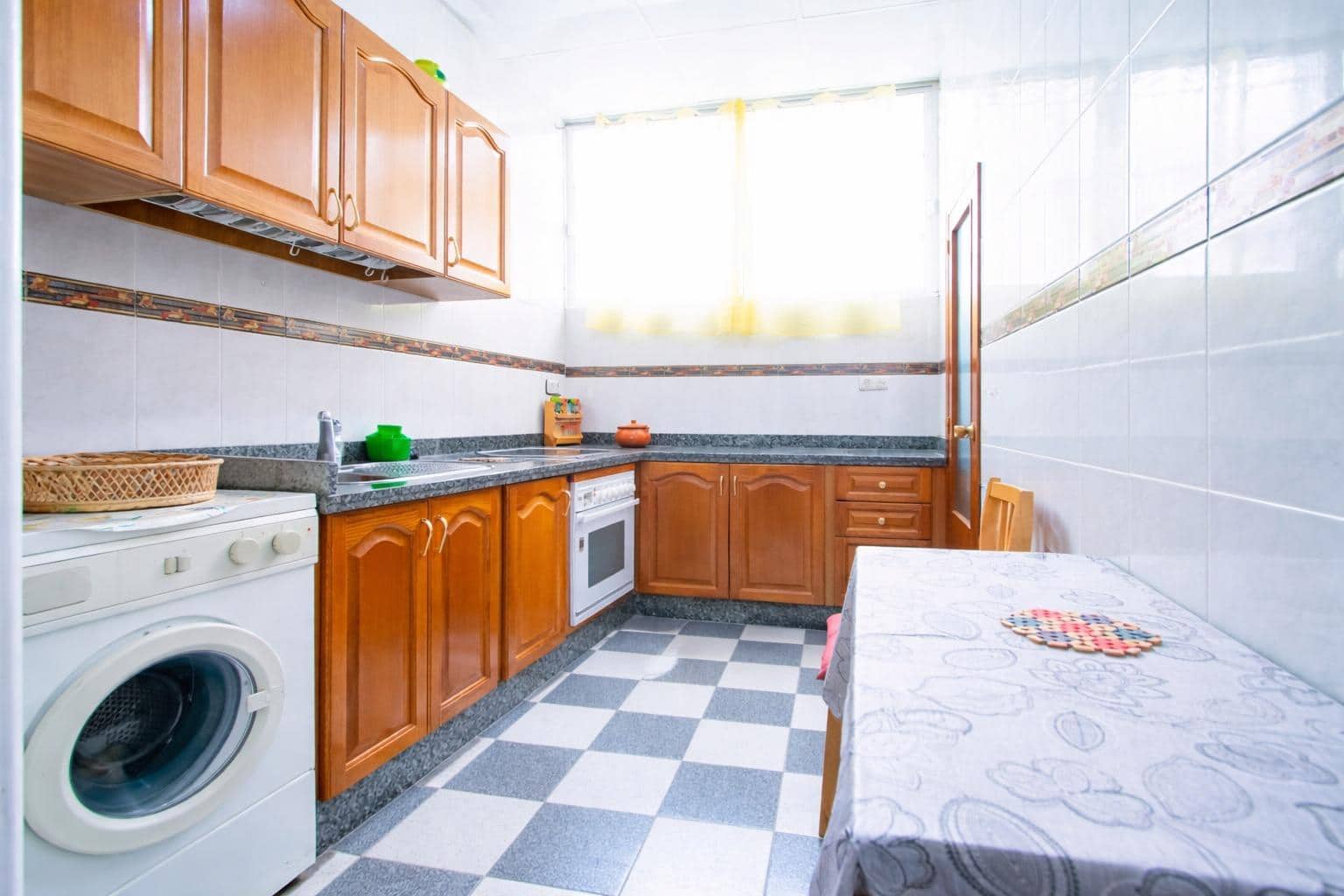 3 soveværelse Lejlighed til salg i Sevilla by - € 300.000 (Ref: 9778244)