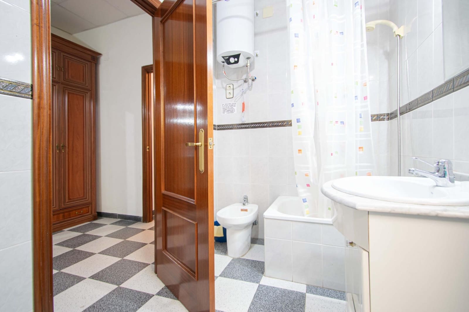 3 soveværelse Lejlighed til salg i Sevilla by - € 300.000 (Ref: 9778244)