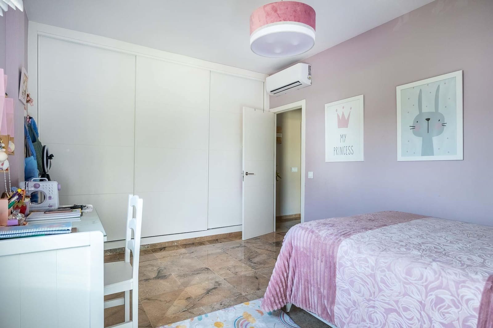 5 bedroom Villa for sale in Montequinto with pool - € 995,000 (Ref: 9778246)