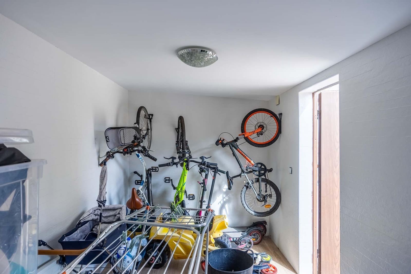 5 bedroom Villa for sale in Montequinto with pool - € 995,000 (Ref: 9778246)