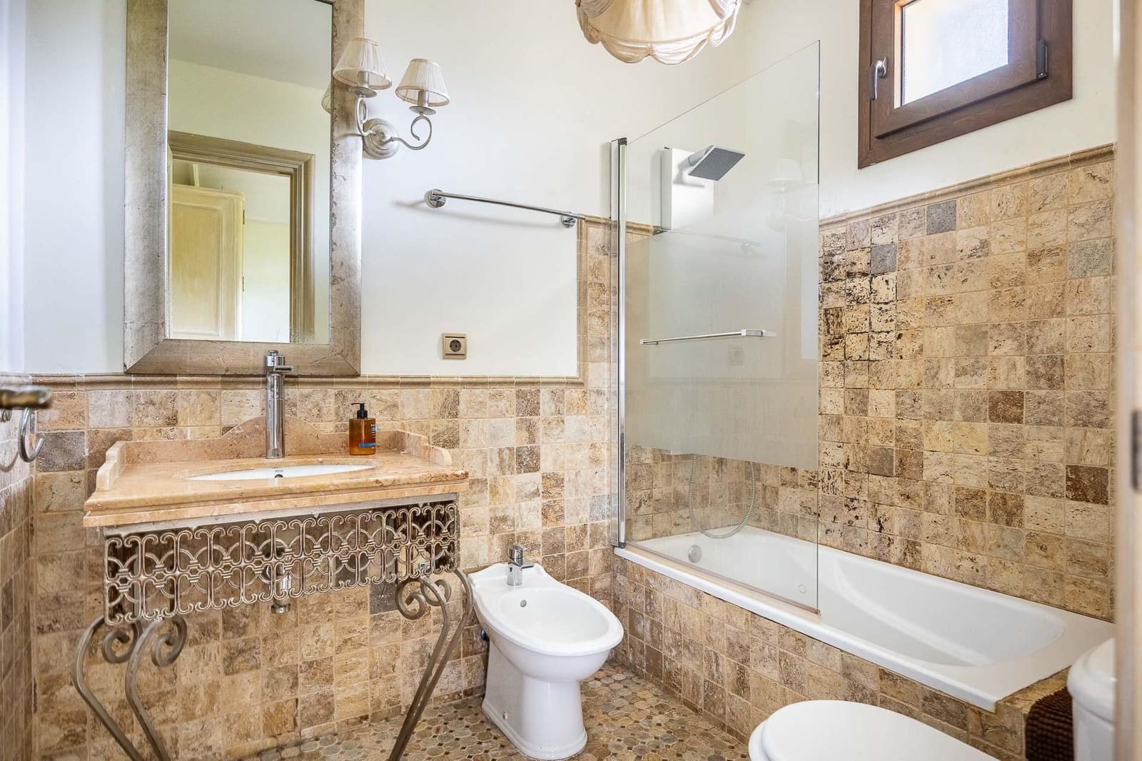 5 bedroom Villa for sale in Bollullos de la Mitacion with pool garage - € 995,000 (Ref: 9778247)