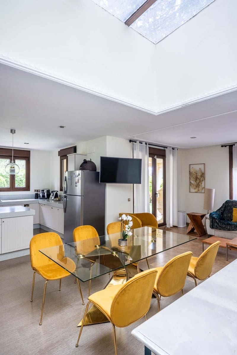 5 bedroom Villa for sale in Bollullos de la Mitacion with pool garage - € 995,000 (Ref: 9778247)