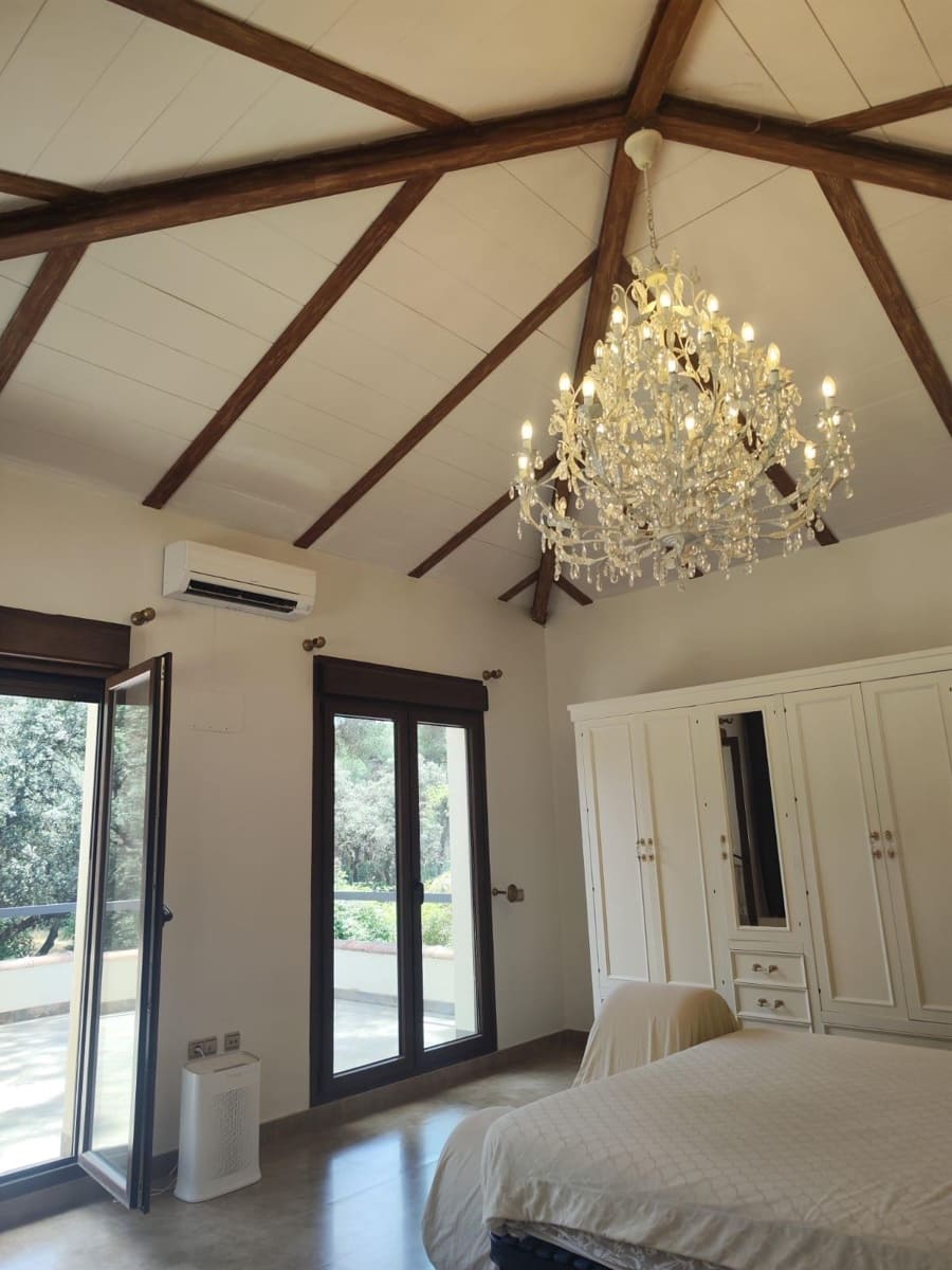 5 bedroom Villa for sale in Bollullos de la Mitacion with pool garage - € 995,000 (Ref: 9778247)