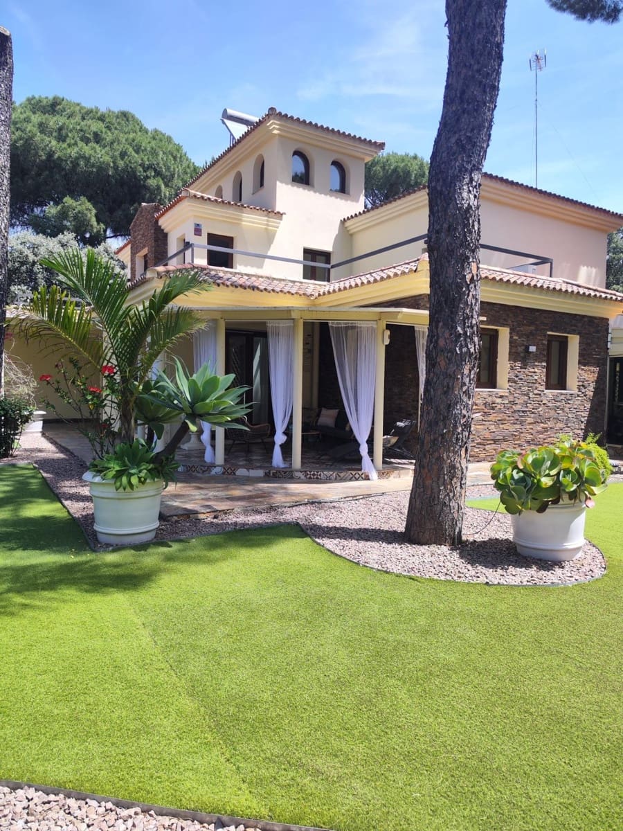 5 bedroom Villa for sale in Bollullos de la Mitacion with pool garage - € 995,000 (Ref: 9778247)