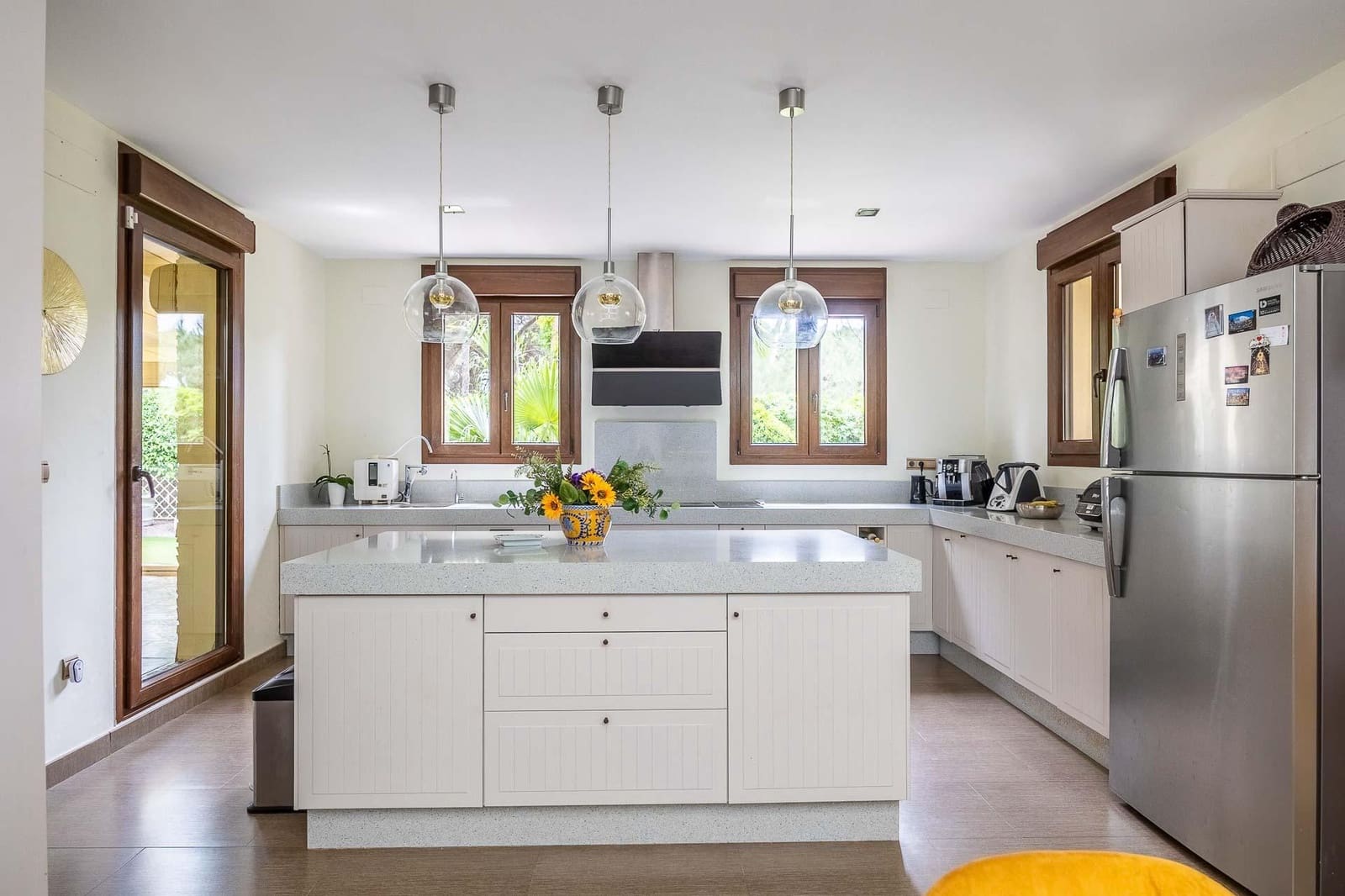 5 bedroom Villa for sale in Bollullos de la Mitacion with pool garage - € 995,000 (Ref: 9778247)