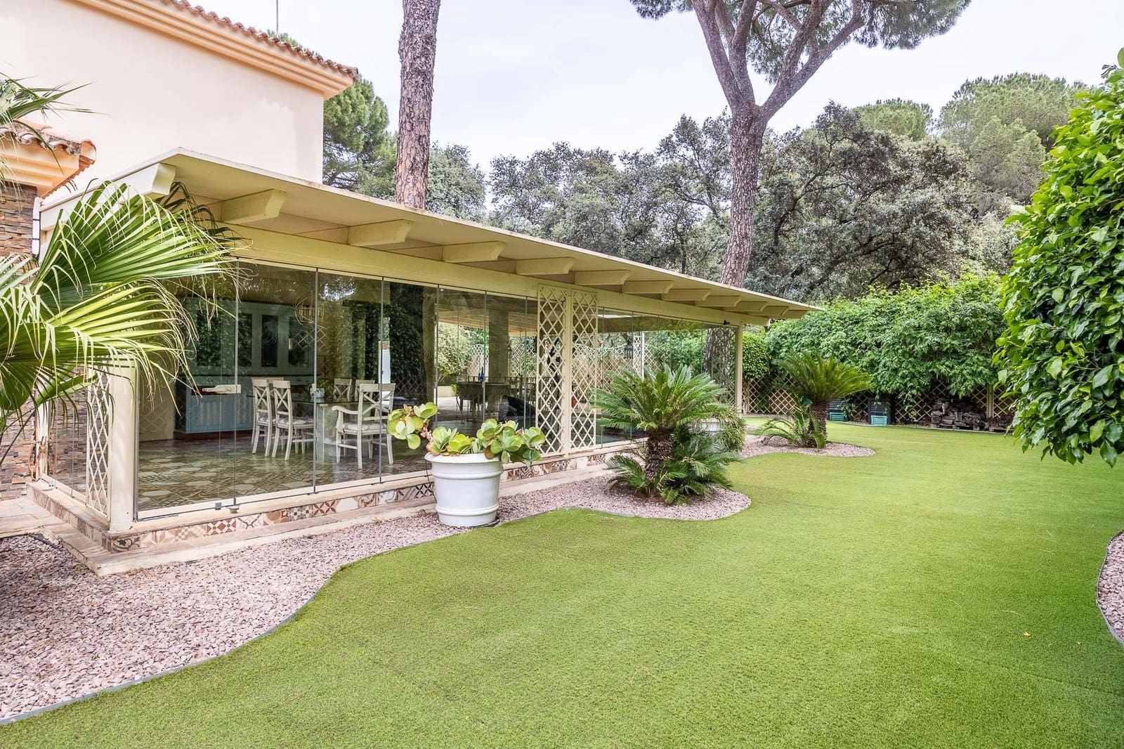 5 bedroom Villa for sale in Bollullos de la Mitacion with pool garage - € 995,000 (Ref: 9778247)