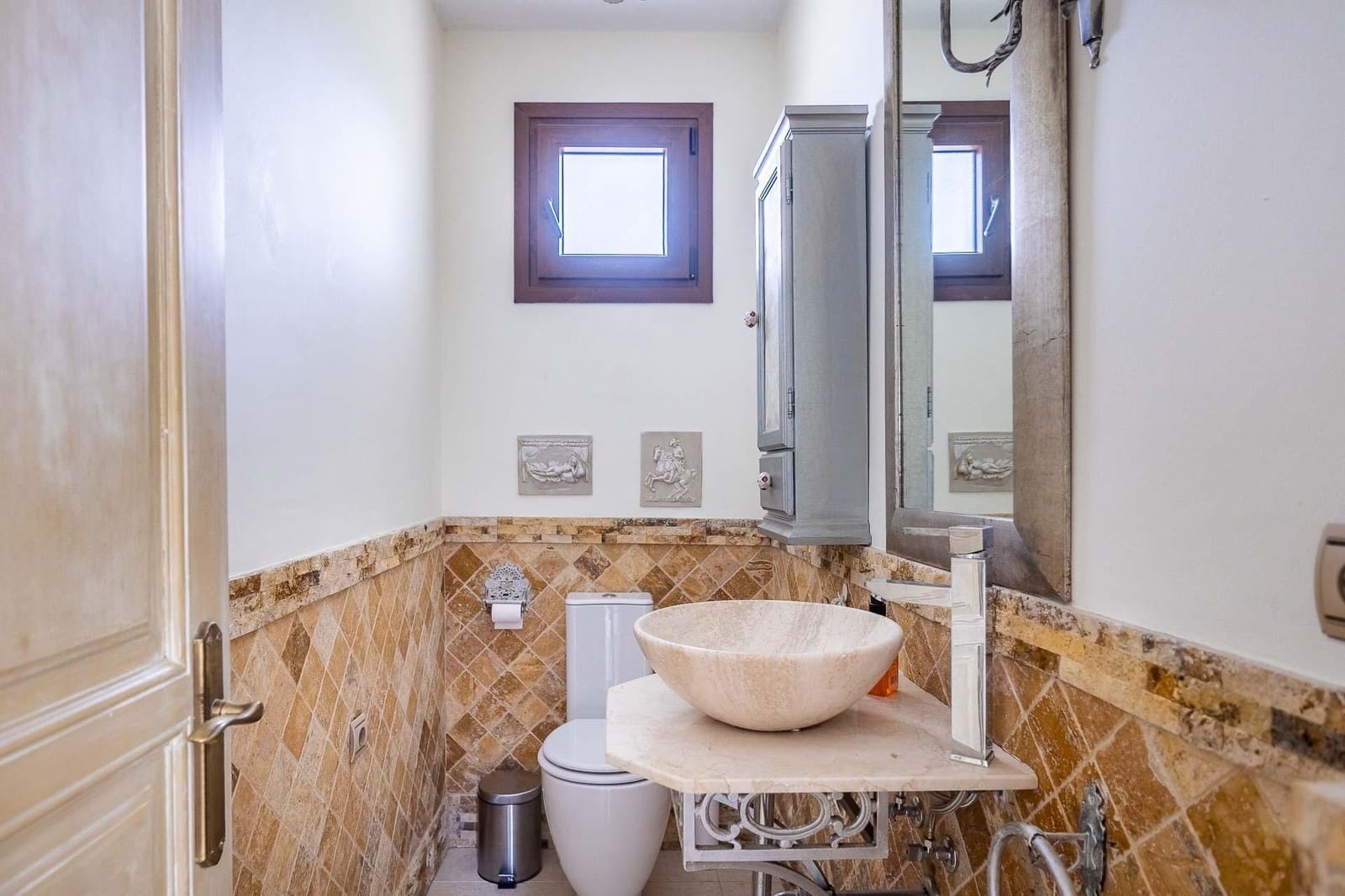 5 bedroom Villa for sale in Bollullos de la Mitacion with pool garage - € 995,000 (Ref: 9778247)