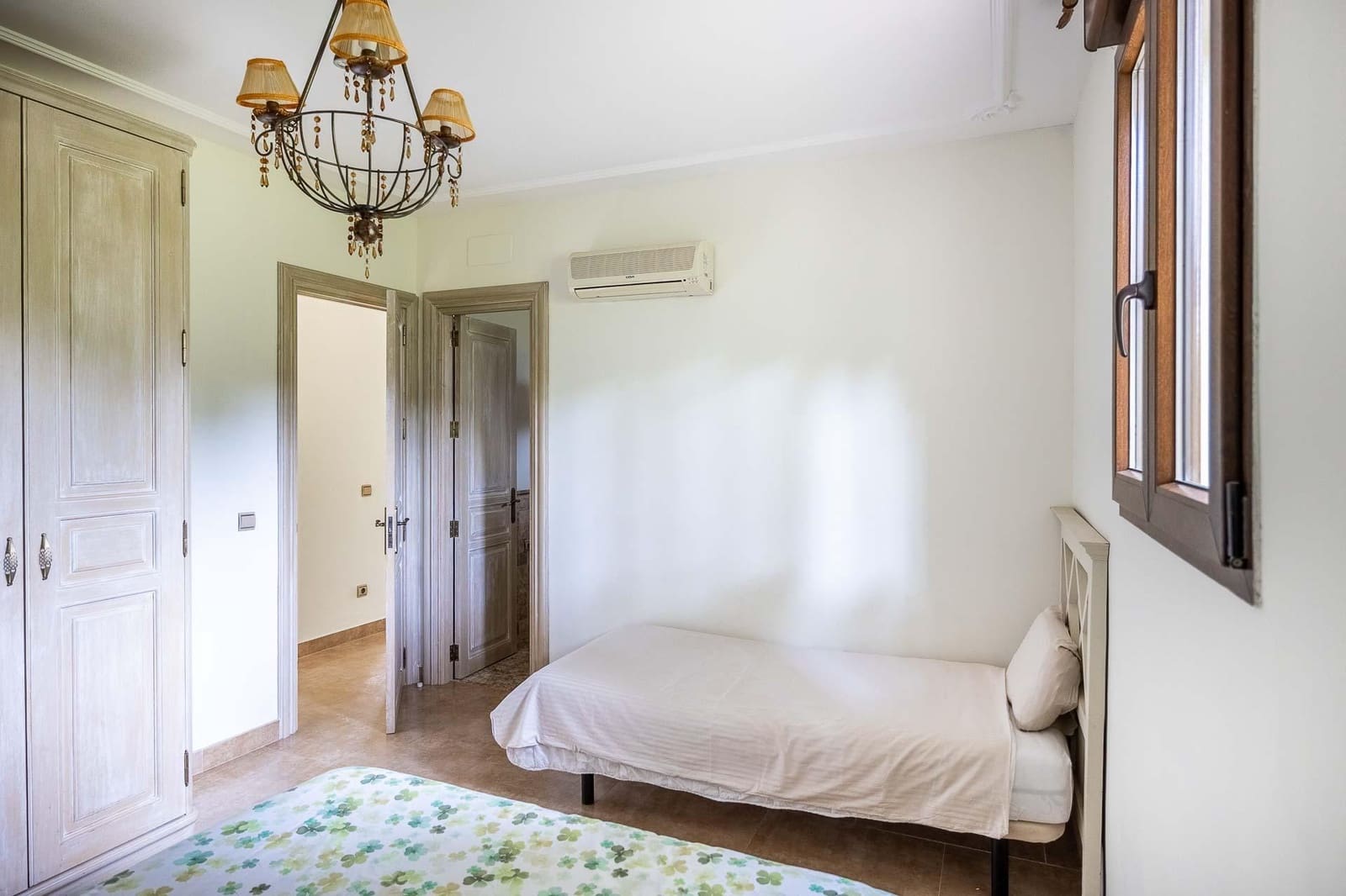 5 bedroom Villa for sale in Bollullos de la Mitacion with pool garage - € 995,000 (Ref: 9778247)