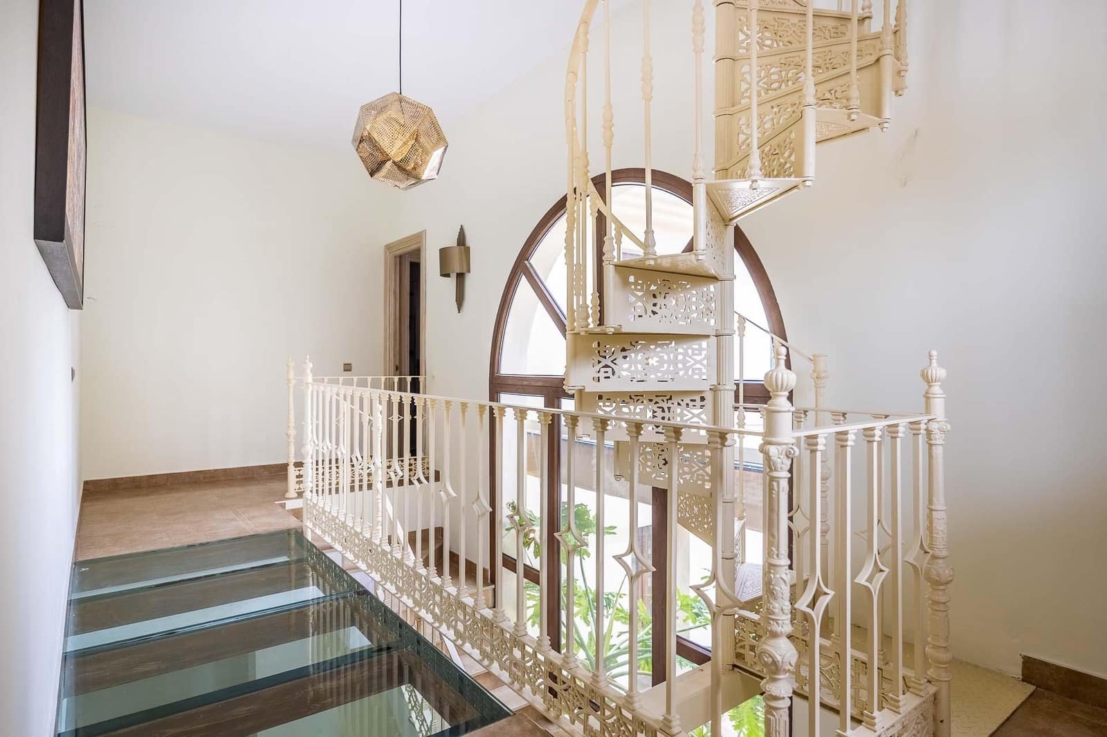 5 bedroom Villa for sale in Bollullos de la Mitacion with pool garage - € 995,000 (Ref: 9778247)