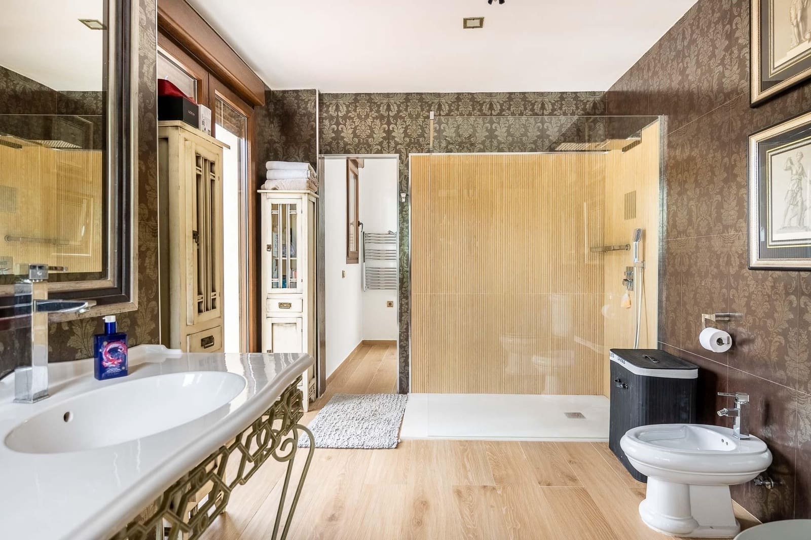 5 bedroom Villa for sale in Bollullos de la Mitacion with pool garage - € 995,000 (Ref: 9778247)