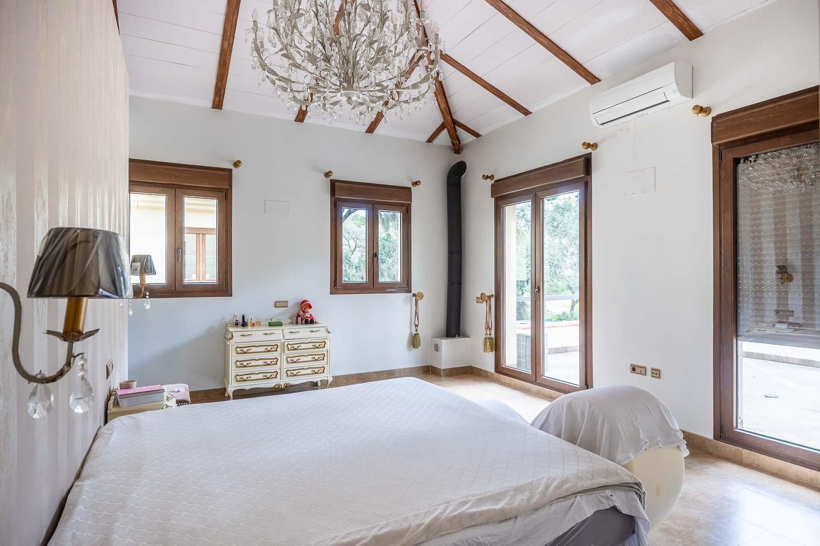 5 bedroom Villa for sale in Bollullos de la Mitacion with pool garage - € 995,000 (Ref: 9778247)