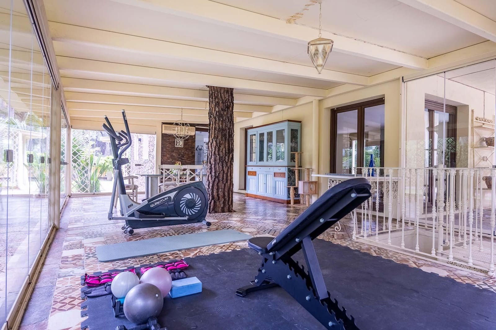 5 bedroom Villa for sale in Bollullos de la Mitacion with pool garage - € 995,000 (Ref: 9778247)