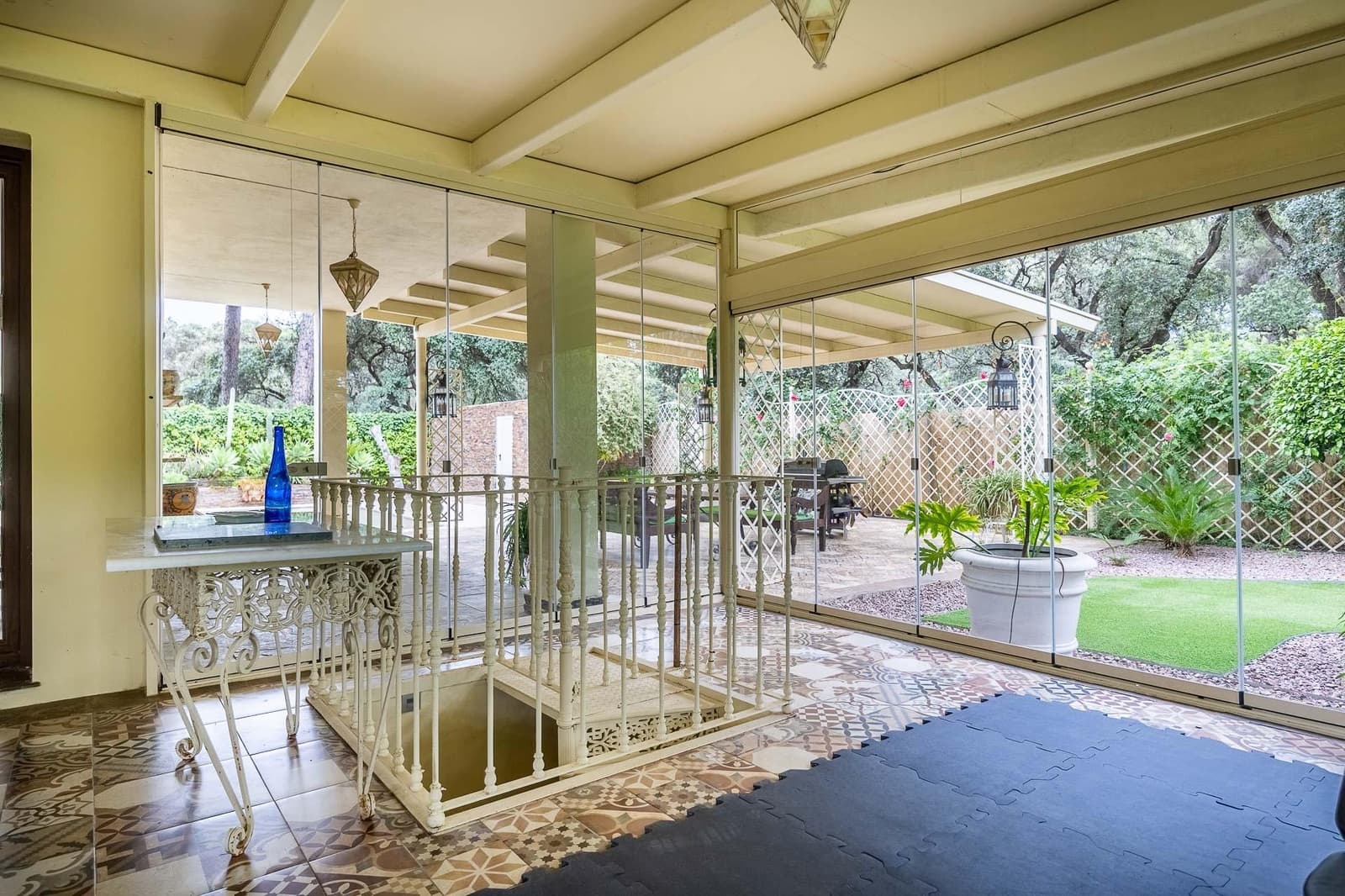 5 bedroom Villa for sale in Bollullos de la Mitacion with pool garage - € 995,000 (Ref: 9778247)