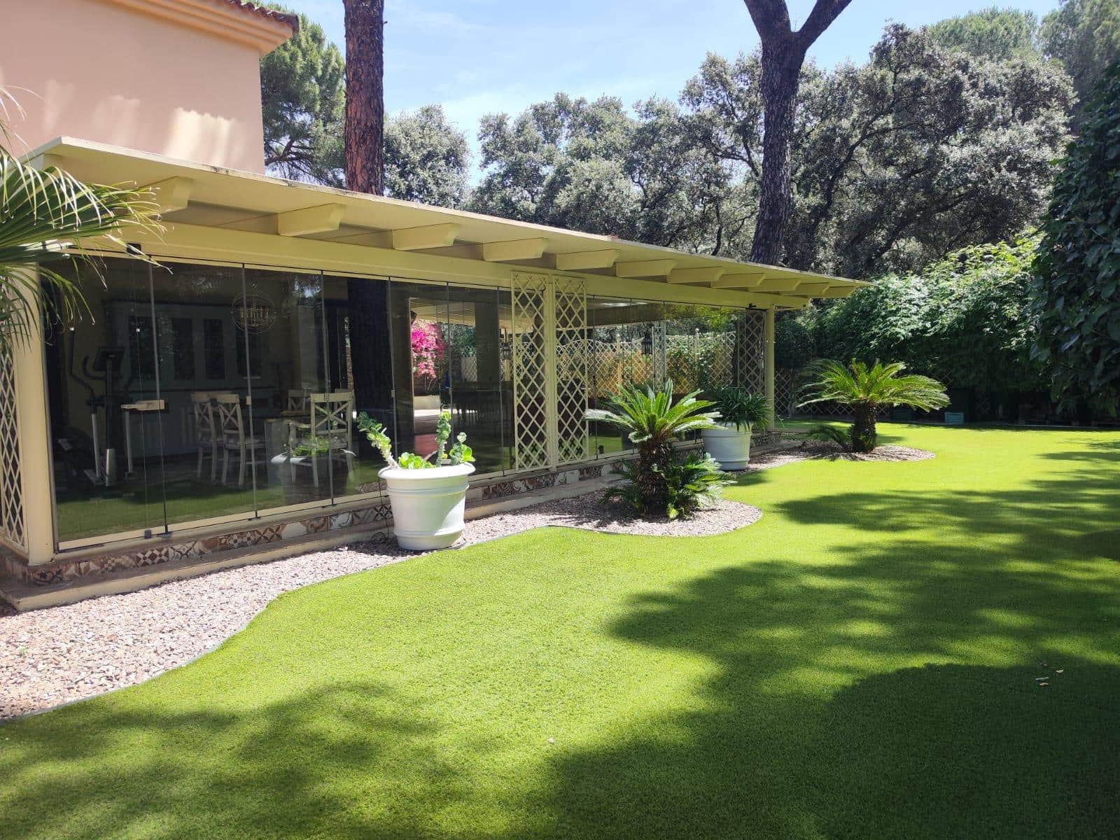 5 bedroom Villa for sale in Bollullos de la Mitacion with pool garage - € 995,000 (Ref: 9778247)