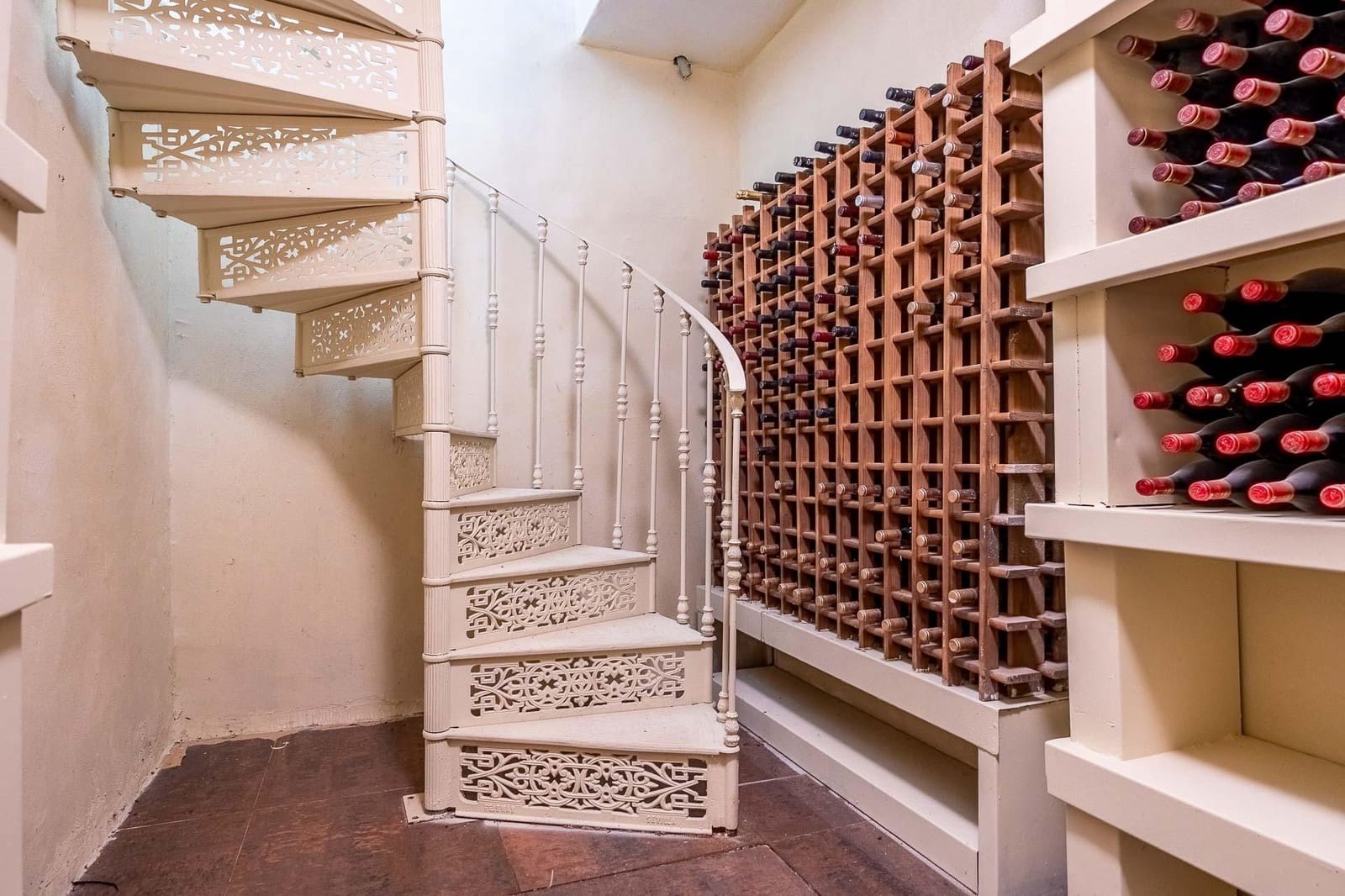 5 bedroom Villa for sale in Bollullos de la Mitacion with pool garage - € 995,000 (Ref: 9778247)