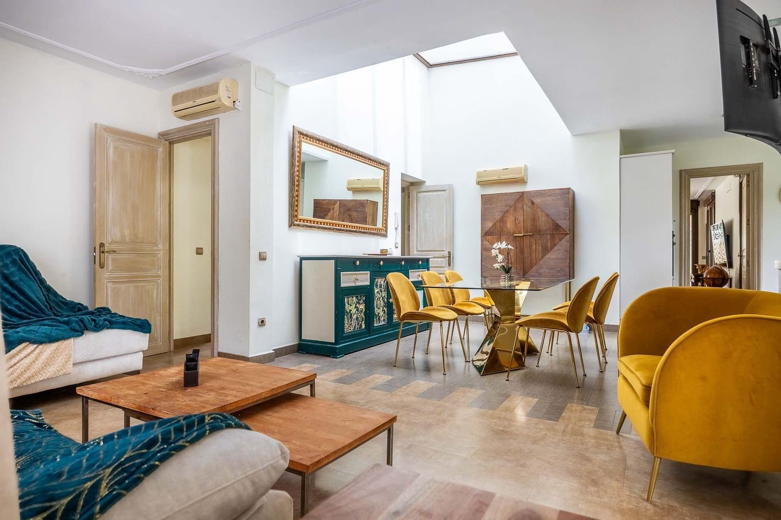 5 bedroom Villa for sale in Bollullos de la Mitacion with pool garage - € 995,000 (Ref: 9778247)