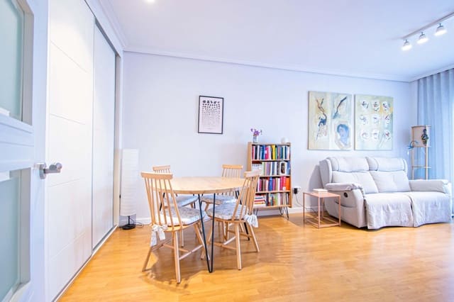 2 makuuhuone Asunto myytävänä paikassa Sevilla kaupunki mukana uima-altaan 
autotalli - 245 000 € (Ref: 9778248)