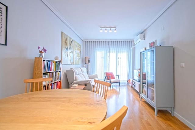 2 makuuhuone Asunto myytävänä paikassa Sevilla kaupunki mukana uima-altaan 
autotalli - 245 000 € (Ref: 9778248)