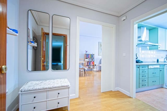 2 makuuhuone Asunto myytävänä paikassa Sevilla kaupunki mukana uima-altaan 
autotalli - 245 000 € (Ref: 9778248)