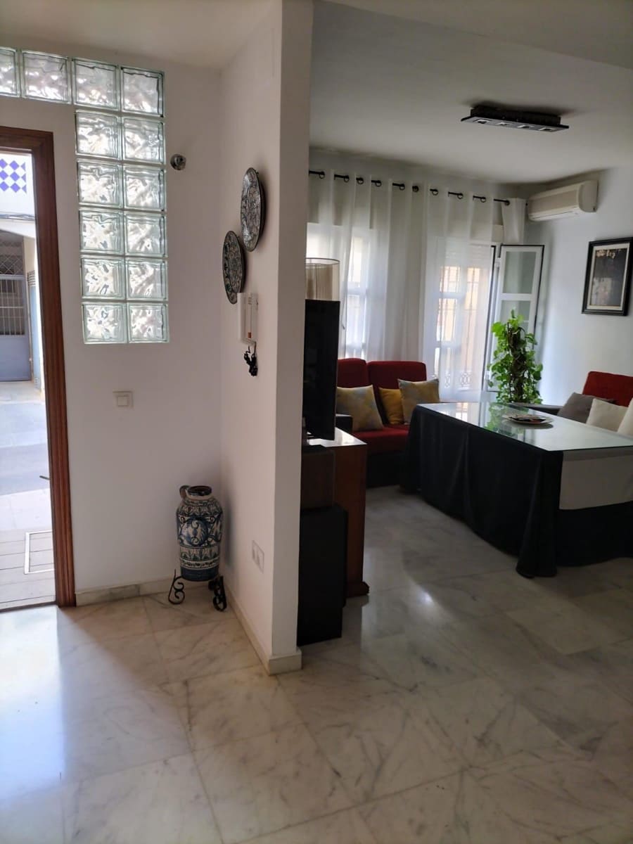 4 bedroom Townhouse for sale in Alcala de Guadaira - € 343,150 (Ref: 9778249)