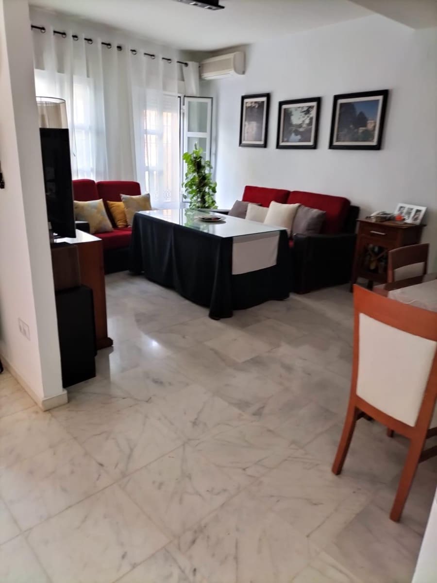 4 bedroom Townhouse for sale in Alcala de Guadaira - € 343,150 (Ref: 9778249)