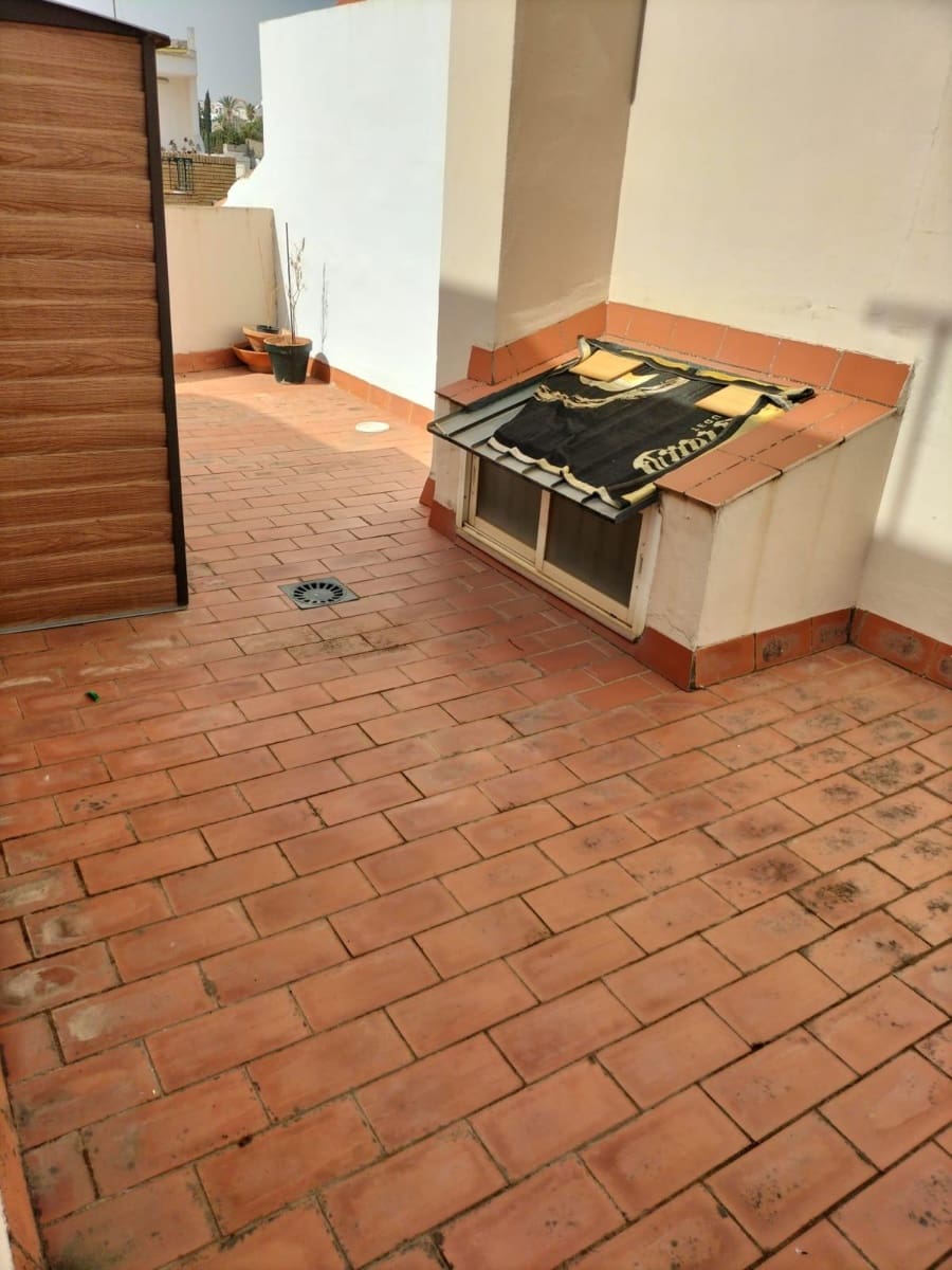 4 bedroom Townhouse for sale in Alcala de Guadaira - € 343,150 (Ref: 9778249)