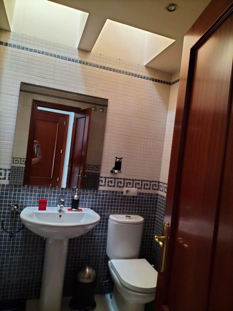 4 bedroom Townhouse for sale in Alcala de Guadaira - € 343,150 (Ref: 9778249)