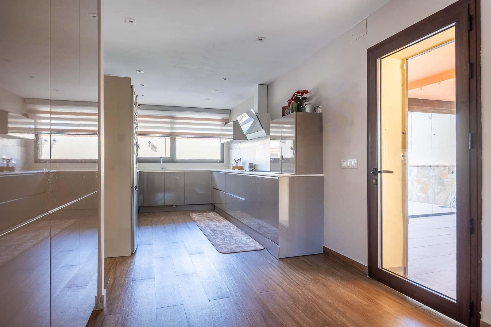 5 quarto Moradia para arrendar em Montequinto com piscina - 6 000 € (Ref: 9780666)