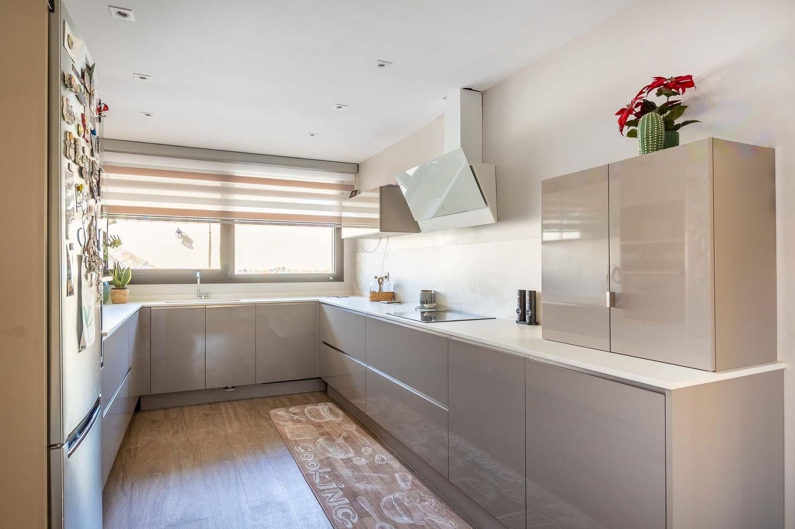 5 quarto Moradia para arrendar em Montequinto com piscina - 6 000 € (Ref: 9780666)