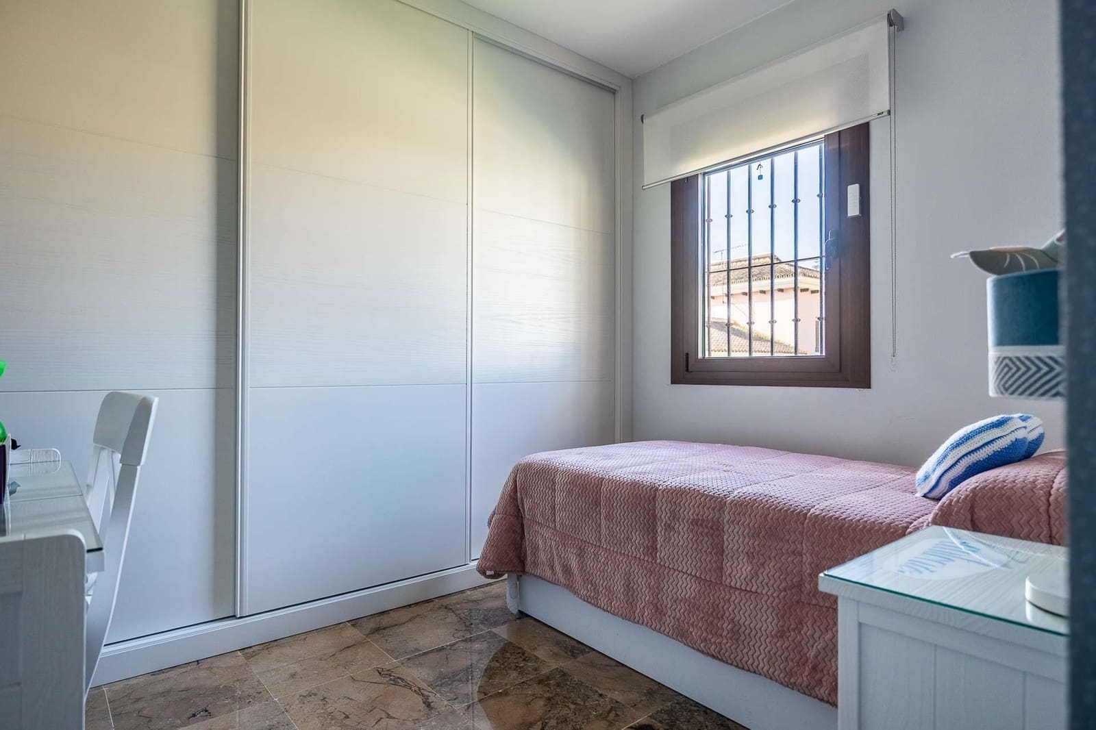 5 quarto Moradia para arrendar em Montequinto com piscina - 6 000 € (Ref: 9780666)