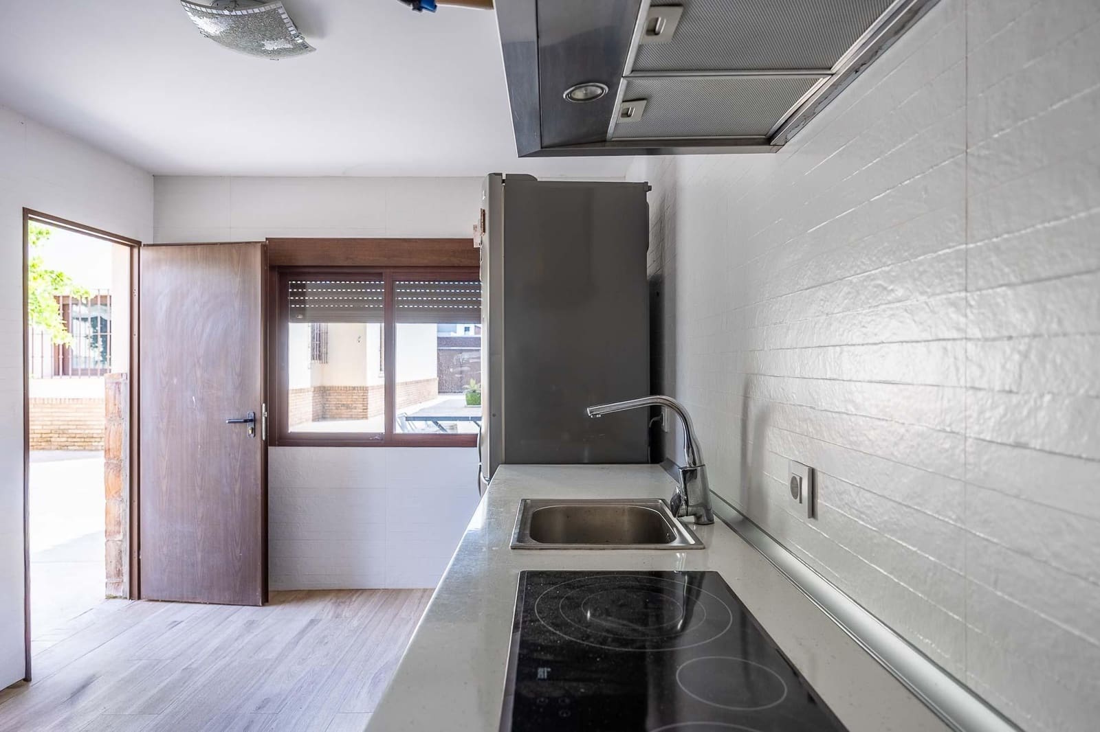 5 quarto Moradia para arrendar em Montequinto com piscina - 6 000 € (Ref: 9780666)