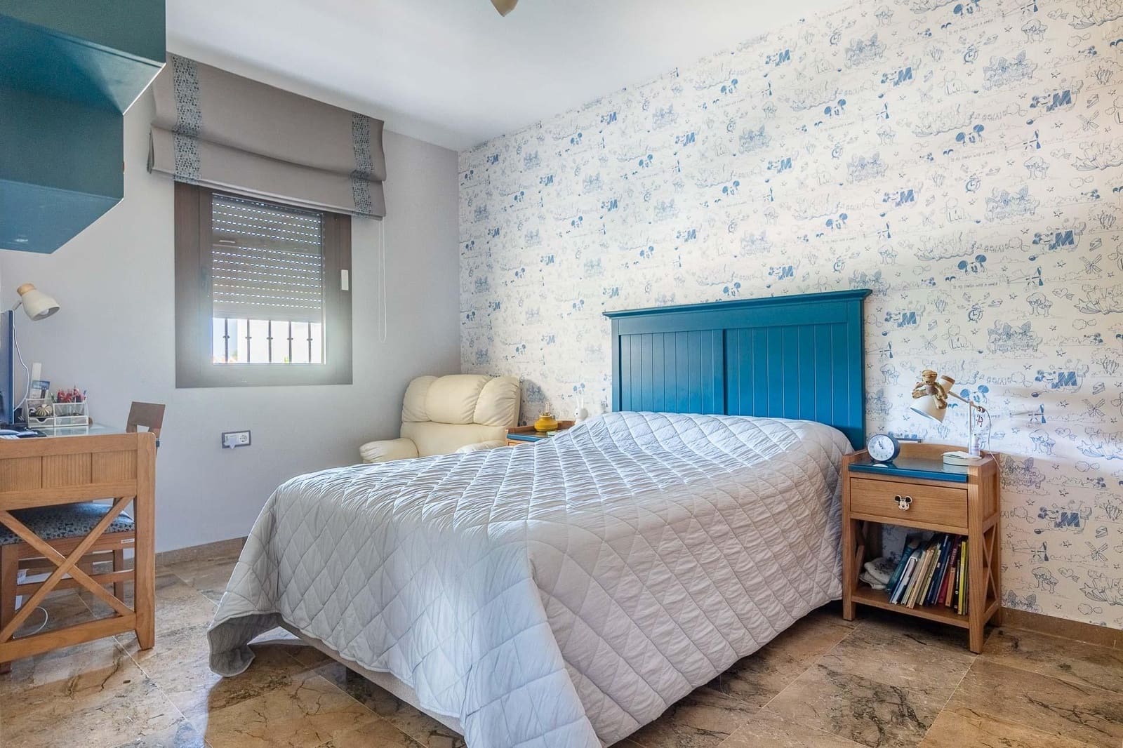 5 quarto Moradia para arrendar em Montequinto com piscina - 6 000 € (Ref: 9780666)