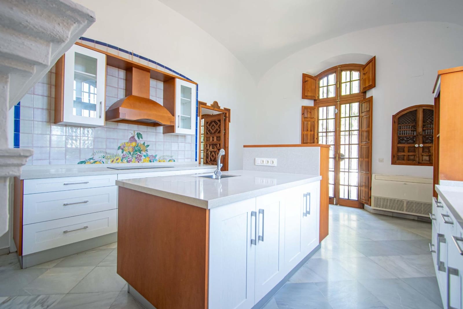 6 sypialnia Willa na sprzedaż w Valencina de la Concepcion z basenem garażem - 1 690 000 € (Ref: 9791122)