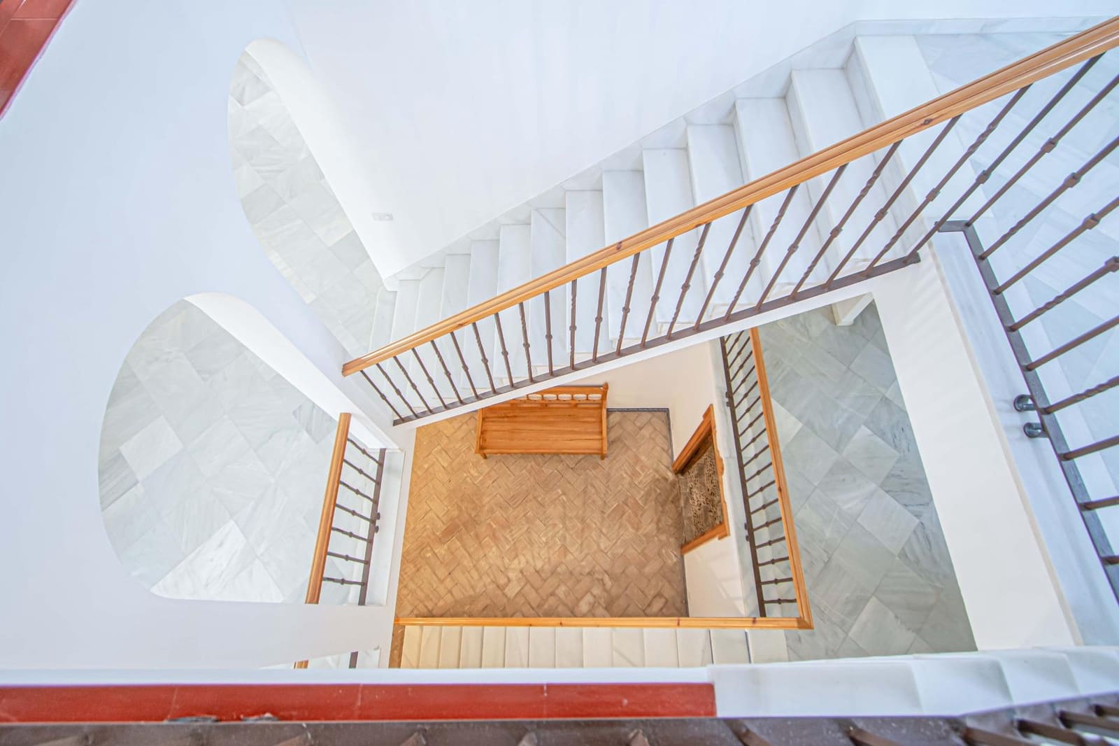 6 sypialnia Willa na sprzedaż w Valencina de la Concepcion z basenem garażem - 1 690 000 € (Ref: 9791122)