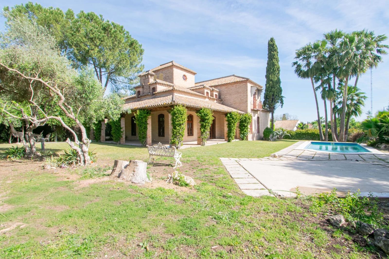 6 sypialnia Willa na sprzedaż w Valencina de la Concepcion z basenem garażem - 1 690 000 € (Ref: 9791122)