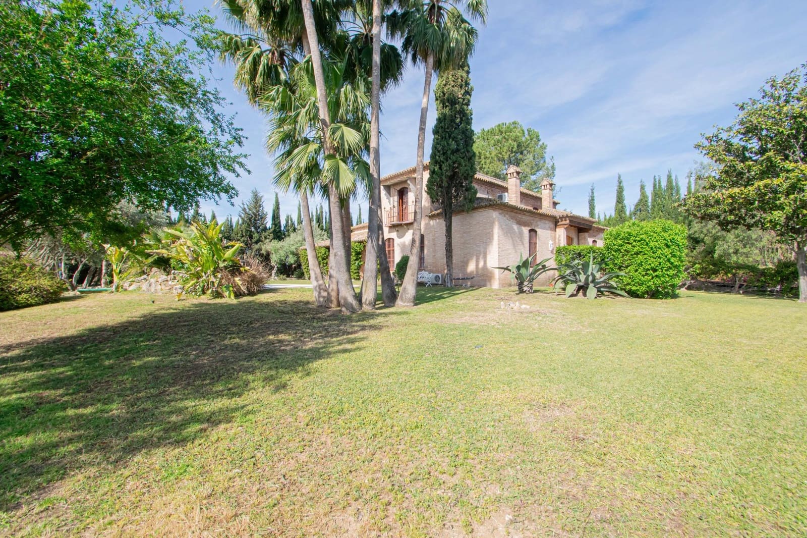 6 sypialnia Willa na sprzedaż w Valencina de la Concepcion z basenem garażem - 1 690 000 € (Ref: 9791122)