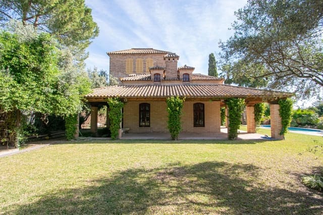 6 soverom Villa til salgs i Valencina de la Concepción med svømmebasseng garasje - € 1 690 000 (Ref: 9791122)