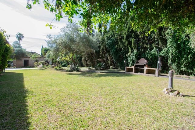 6 soverom Villa til salgs i Valencina de la Concepción med svømmebasseng garasje - € 1 690 000 (Ref: 9791122)