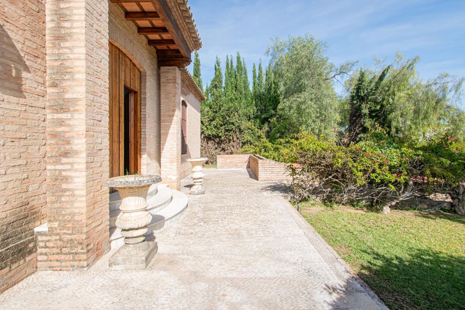 6 sypialnia Willa na sprzedaż w Valencina de la Concepcion z basenem garażem - 1 690 000 € (Ref: 9791122)