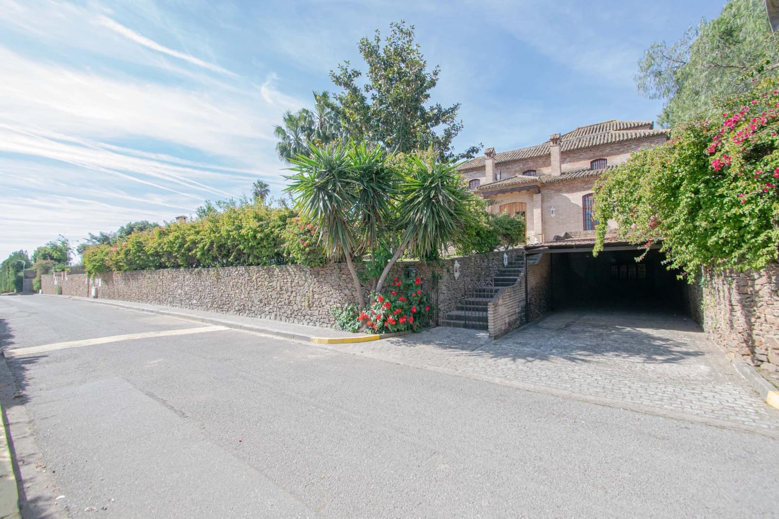 6 sypialnia Willa na sprzedaż w Valencina de la Concepcion z basenem garażem - 1 690 000 € (Ref: 9791122)