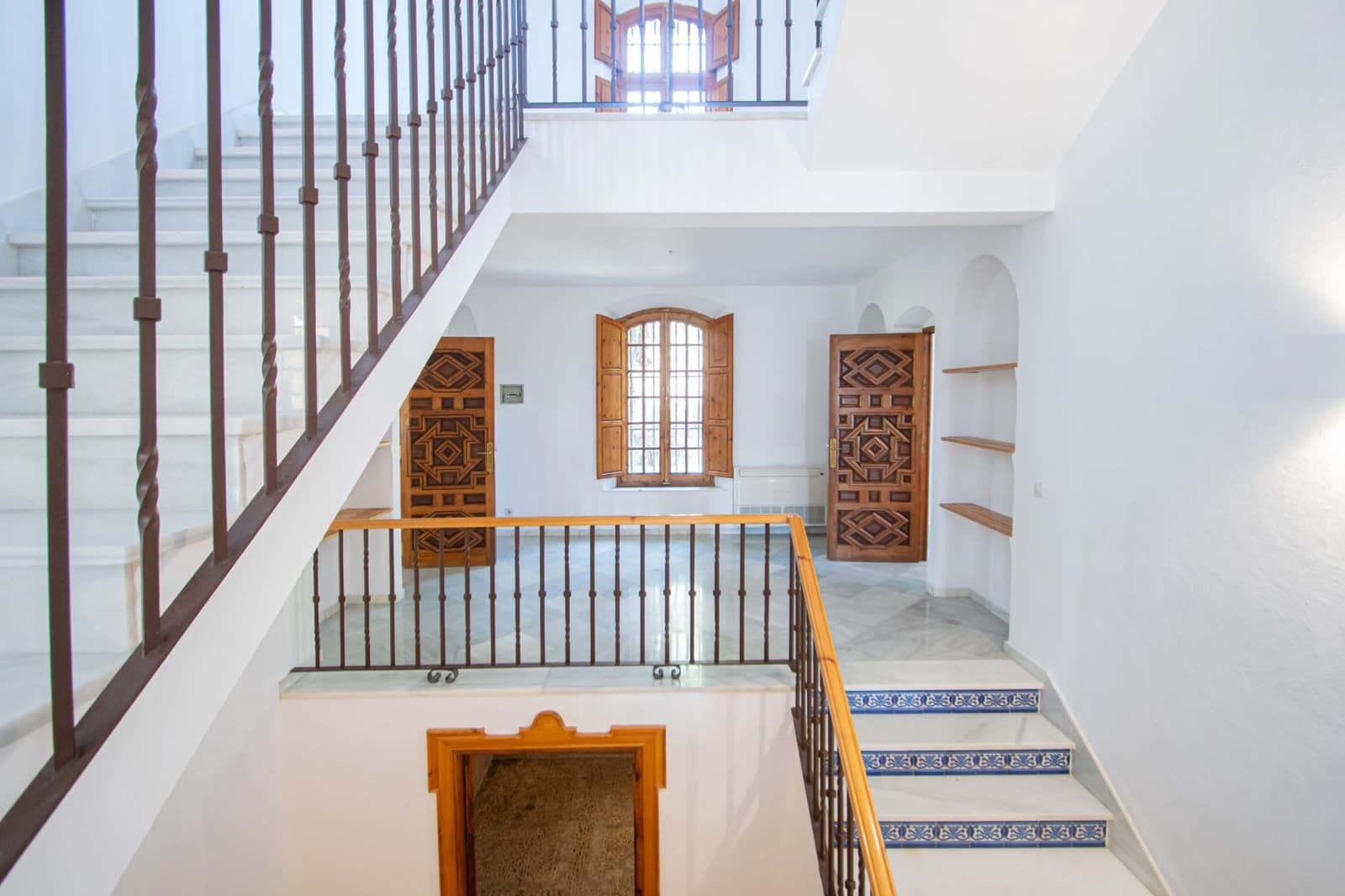 6 sypialnia Willa na sprzedaż w Valencina de la Concepcion z basenem garażem - 1 550 000 € (Ref: 9791122)