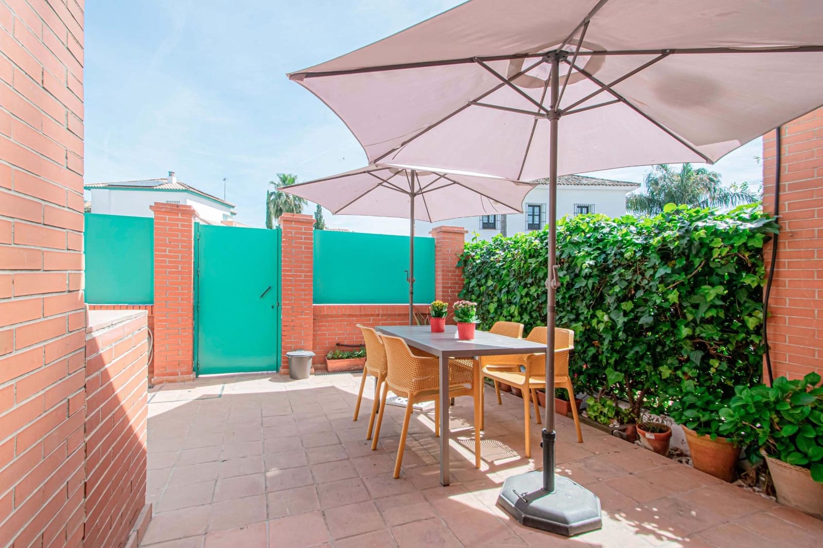 4 Zimmer Reihenhaus zu verkaufen in Valencina de la Concepcion mit Pool - 295.000 € (Ref: 9791123)