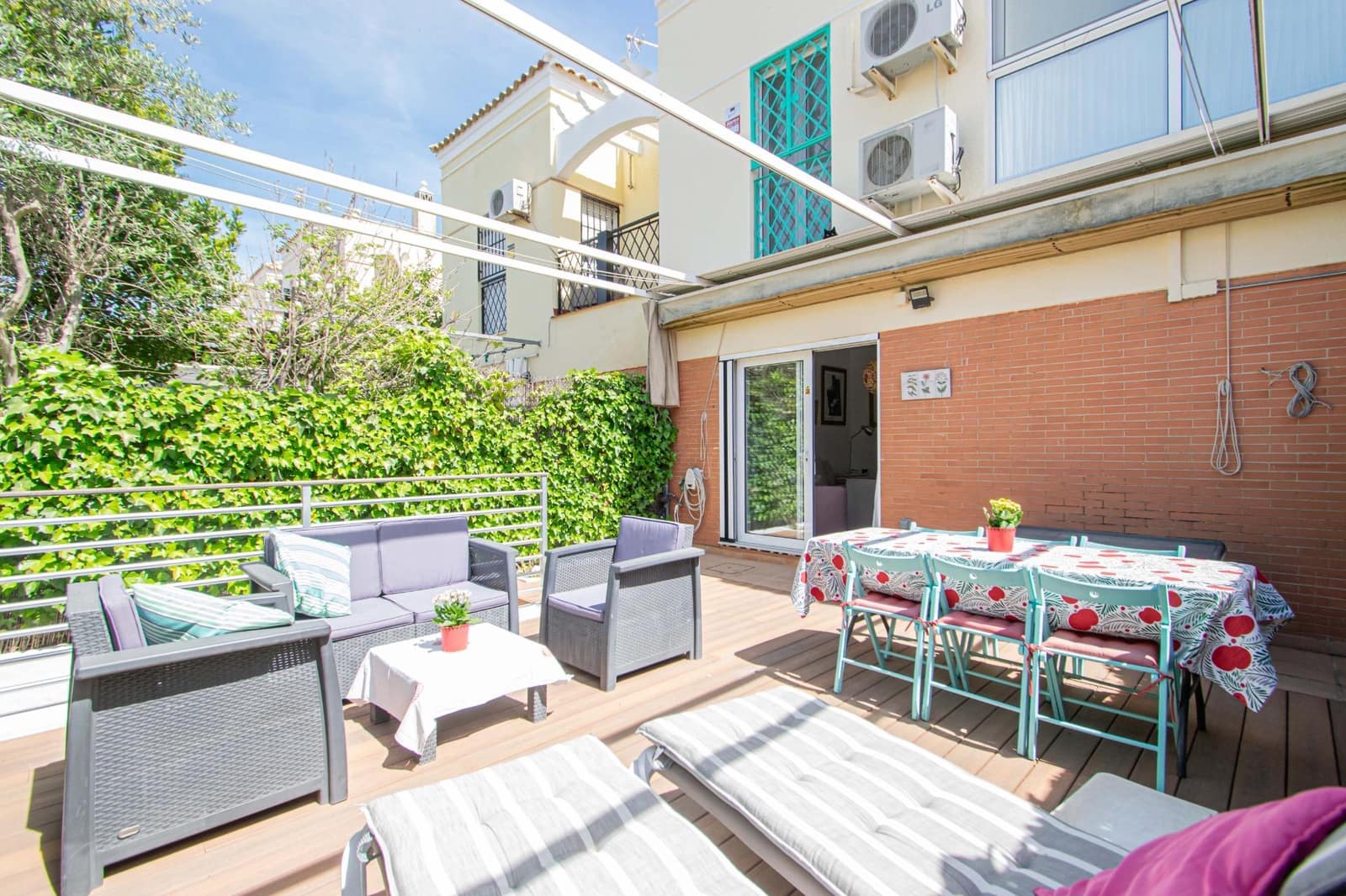 4 Zimmer Reihenhaus zu verkaufen in Valencina de la Concepcion mit Pool - 295.000 € (Ref: 9791123)