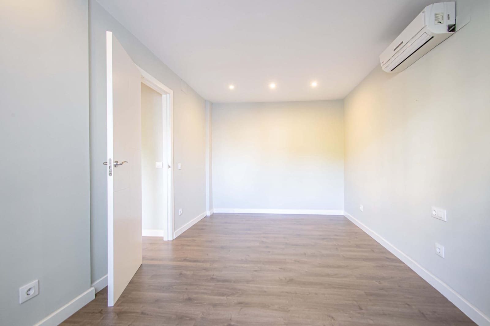 3 bedroom Apartment for sale in Seville city - € 238,000 (Ref: 9791124)