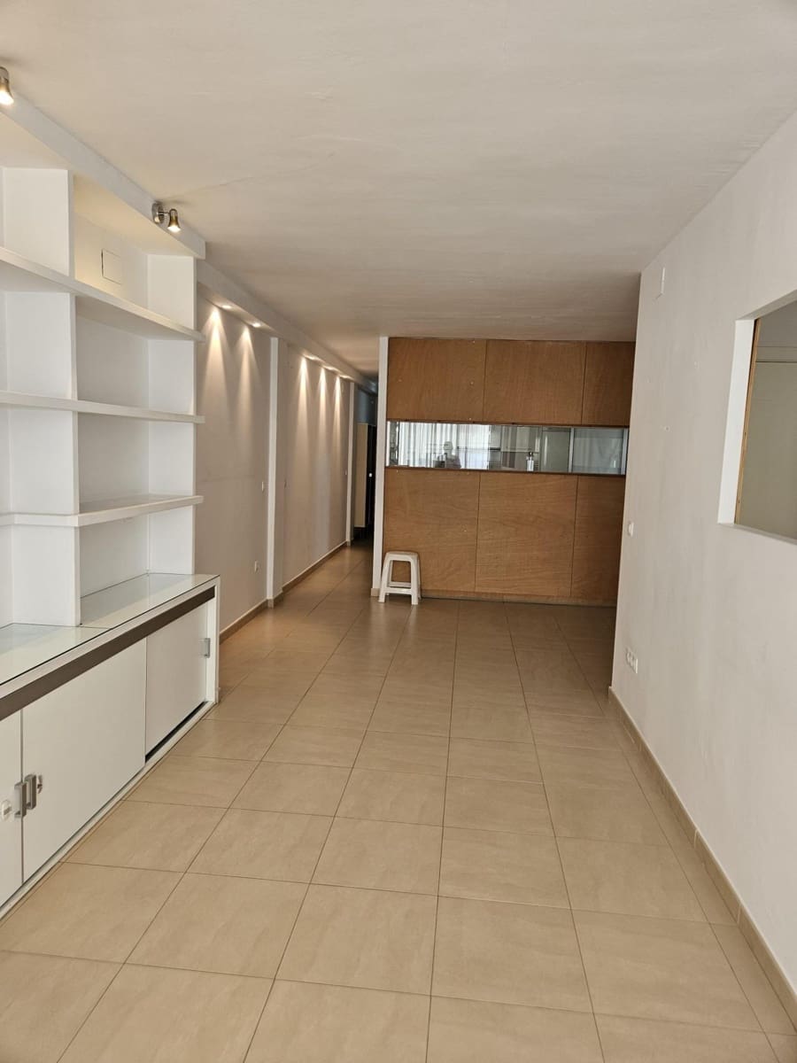 2 soverom Leilighet til leie i Sevilla by - € 1 000 (Ref: 9804371)