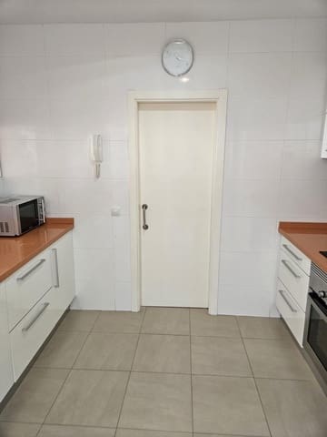 2 soverom Leilighet til leie i Sevilla by - € 1 000 (Ref: 9804371)