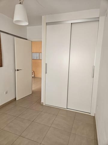 2 soverom Leilighet til leie i Sevilla by - € 1 000 (Ref: 9804371)