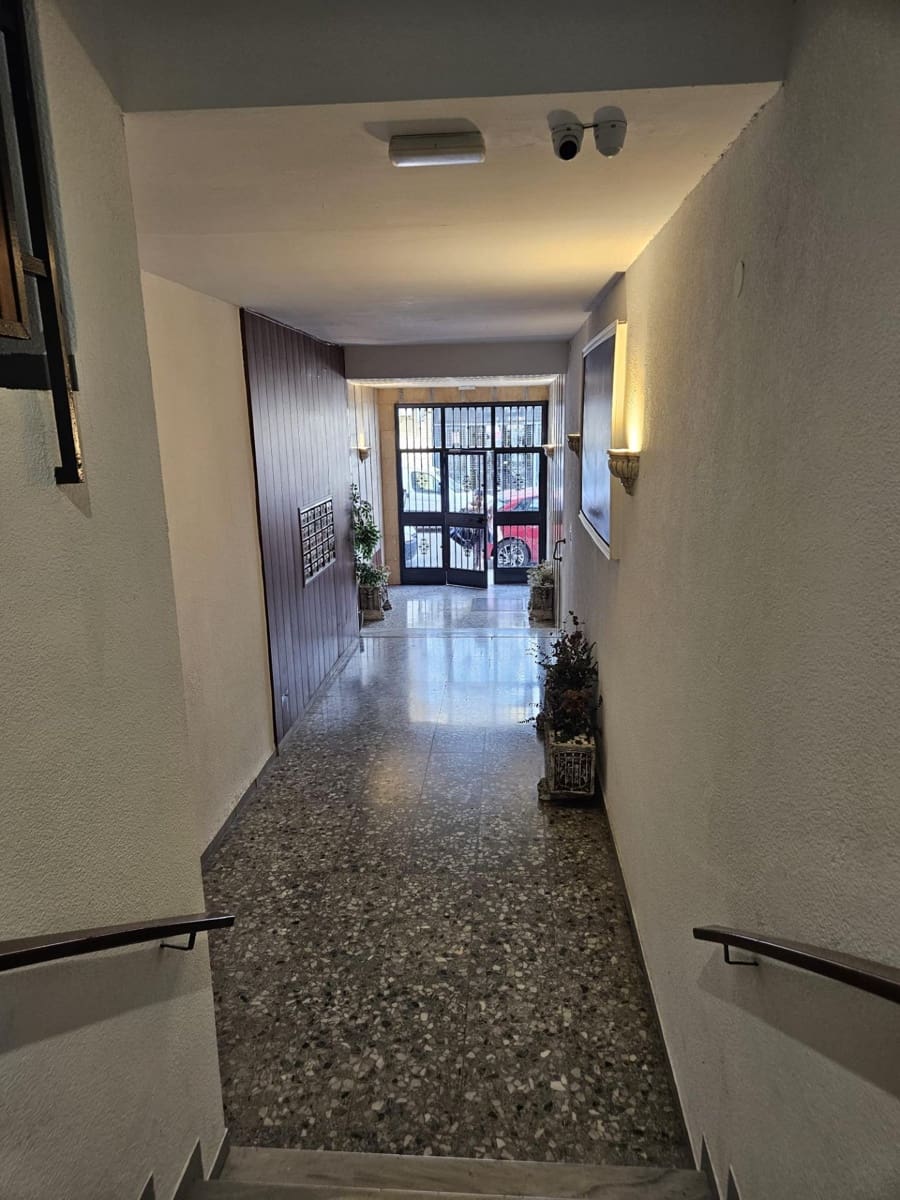 2 soverom Leilighet til leie i Sevilla by - € 1 000 (Ref: 9804371)