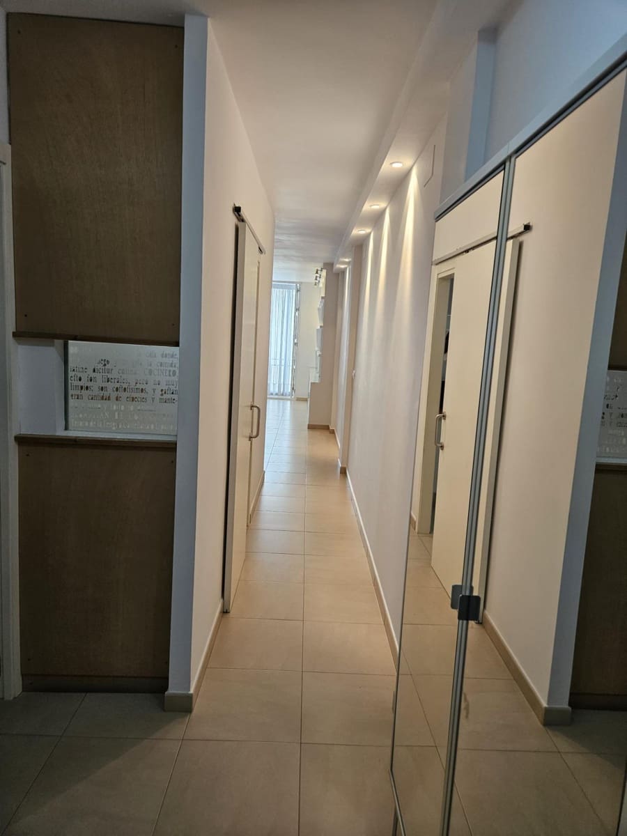 2 soverom Leilighet til leie i Sevilla by - € 1 000 (Ref: 9804371)